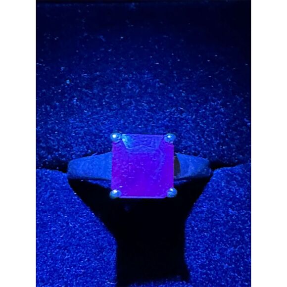 Red Ruby Sterling Silver Ring Size 7 Classic Timeless Design - Picture 4 of 5